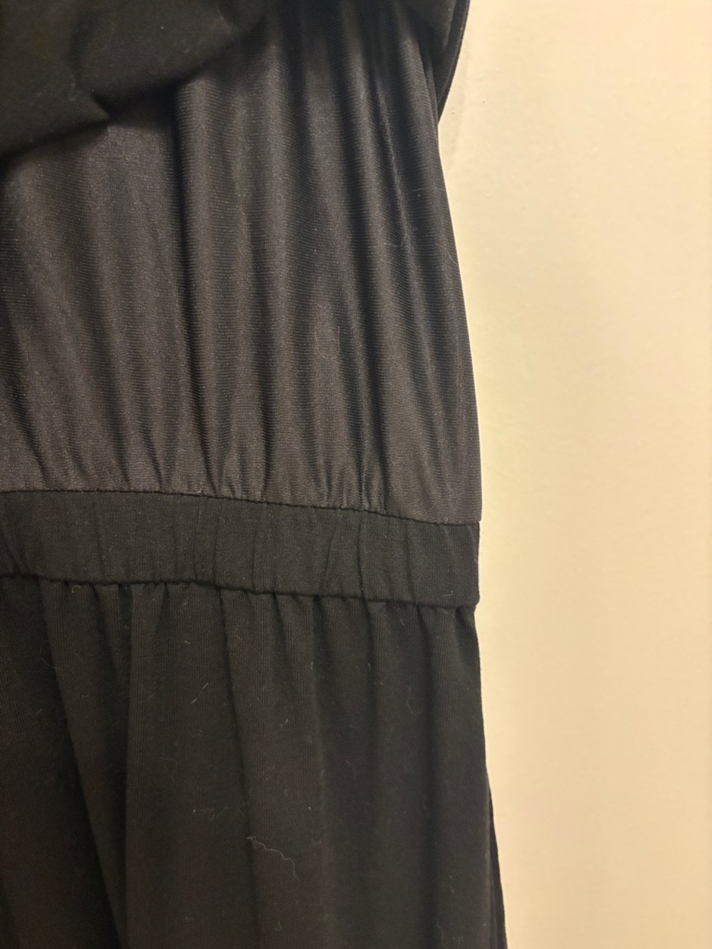 Uniqlo Minimalist Black Sleeveless Midi Jumpsuit With Pockets - Picture 3 of 4